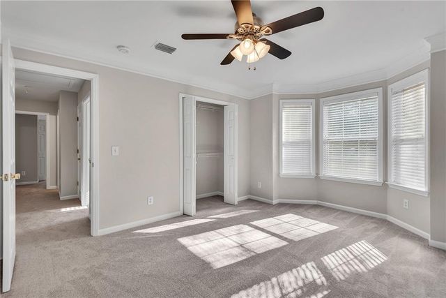 880 Walnut Creek Drive NW, Lilburn, GA 30047