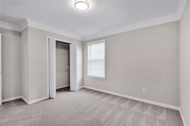 880 Walnut Creek Drive NW, Lilburn, GA 30047