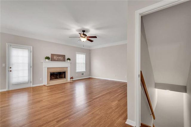 880 Walnut Creek Drive NW, Lilburn, GA 30047