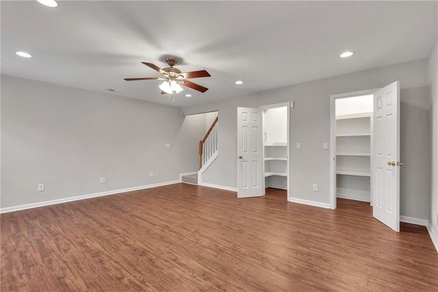 880 Walnut Creek Drive NW, Lilburn, GA 30047