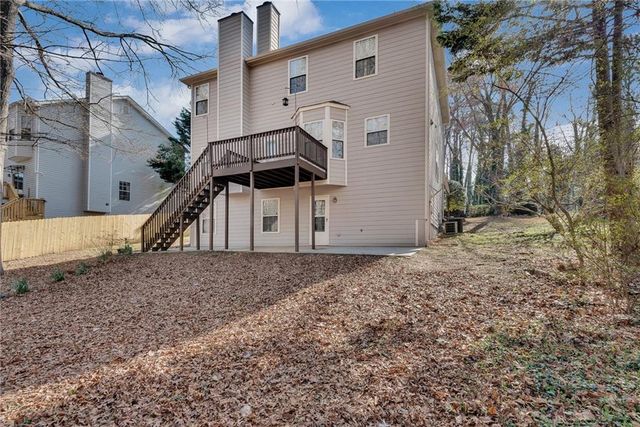 880 Walnut Creek Drive NW, Lilburn, GA 30047