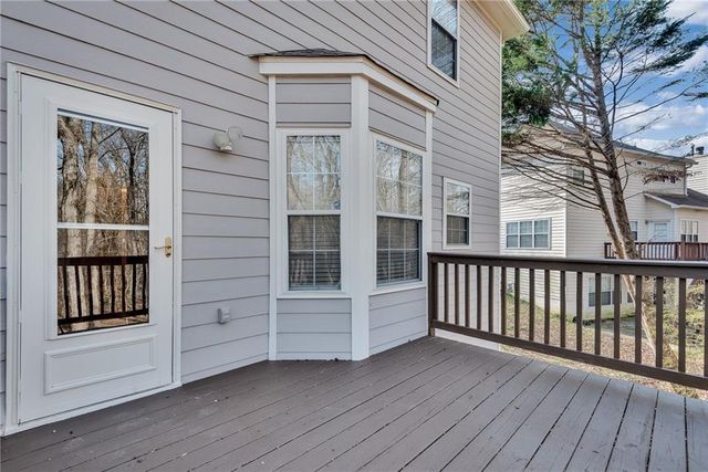 880 Walnut Creek Drive NW, Lilburn, GA 30047