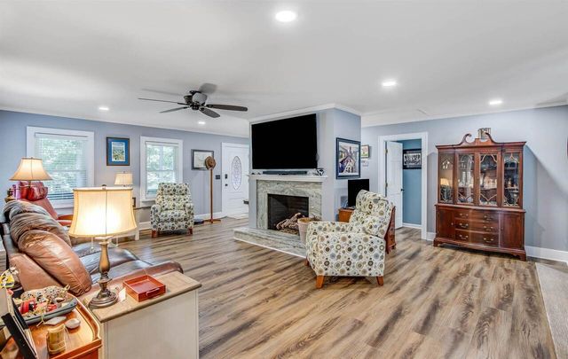 364 Ridgewood Drive, Hartwell, GA 30643