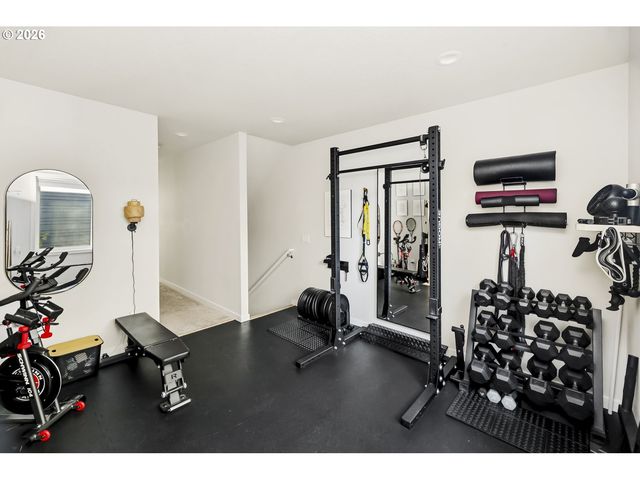 519 N COOK St, Portland, OR 97227
