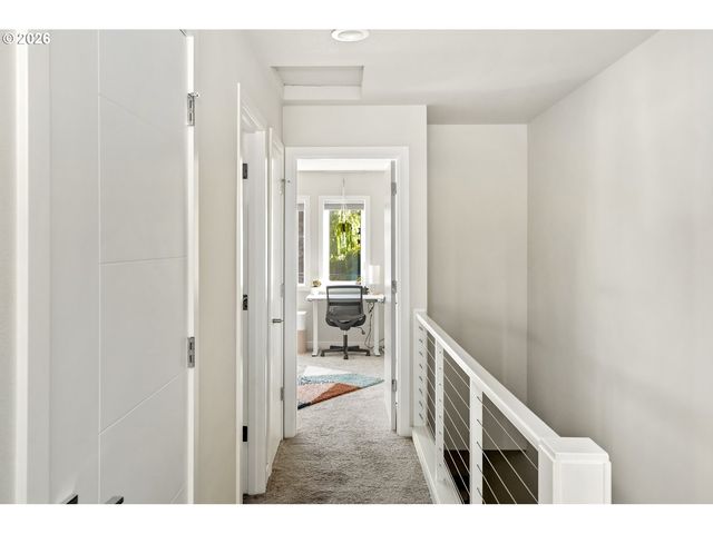 519 N COOK St, Portland, OR 97227