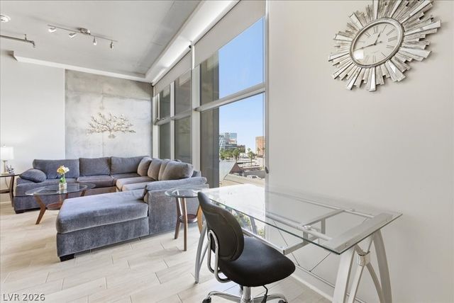 353 East Bonneville Avenue 601, Las Vegas, NV 89101