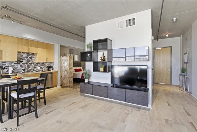 353 East Bonneville Avenue 601, Las Vegas, NV 89101