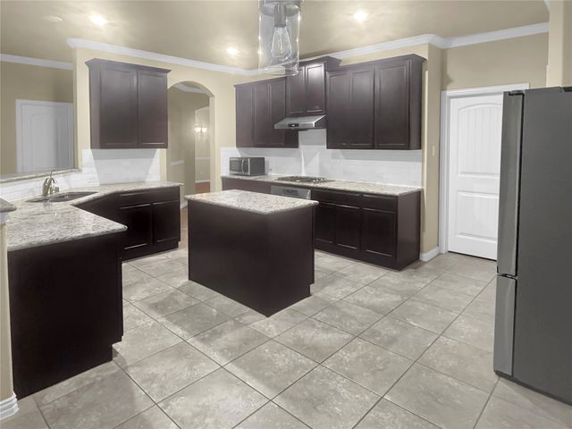 909 Blanco Lane, Mckinney, TX 75071