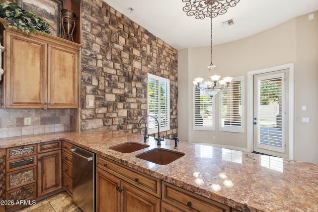 2780 W LAREDO Place, Chandler, AZ 85224