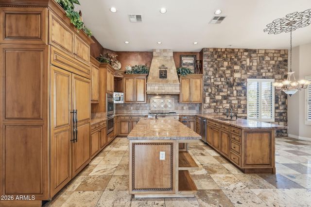 2780 W LAREDO Place, Chandler, AZ 85224