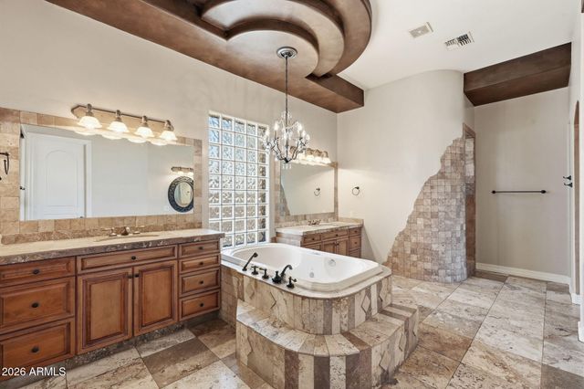2780 W LAREDO Place, Chandler, AZ 85224