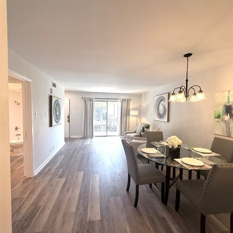 5323 Fleetwood Oaks Avenue 256, Dallas, TX 75235