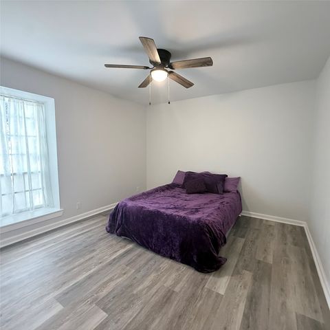 5323 Fleetwood Oaks Avenue 256, Dallas, TX 75235