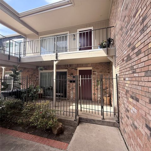 5323 Fleetwood Oaks Avenue 256, Dallas, TX 75235