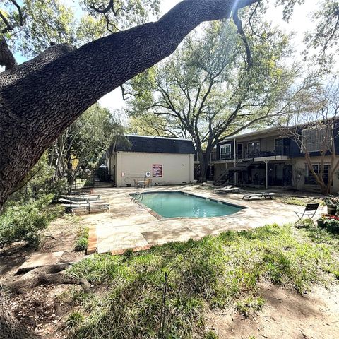 5323 Fleetwood Oaks Avenue 256, Dallas, TX 75235