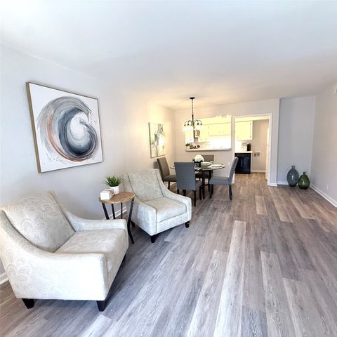 5323 Fleetwood Oaks Avenue 256, Dallas, TX 75235