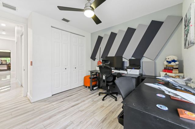 10271 Cypress Lakes Preserve Drive, Lake Worth, FL 33449