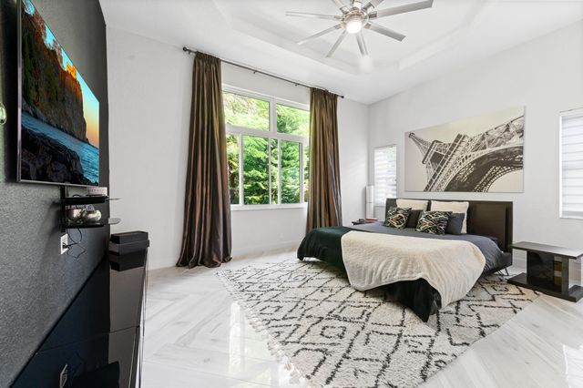 10271 Cypress Lakes Preserve Drive, Lake Worth, FL 33449