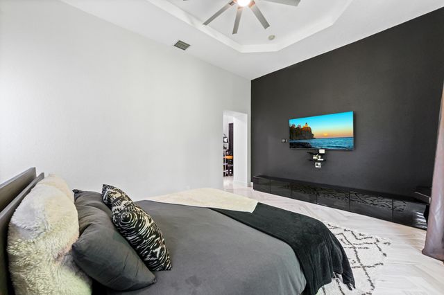 10271 Cypress Lakes Preserve Drive, Lake Worth, FL 33449