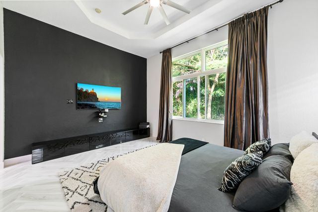 10271 Cypress Lakes Preserve Drive, Lake Worth, FL 33449