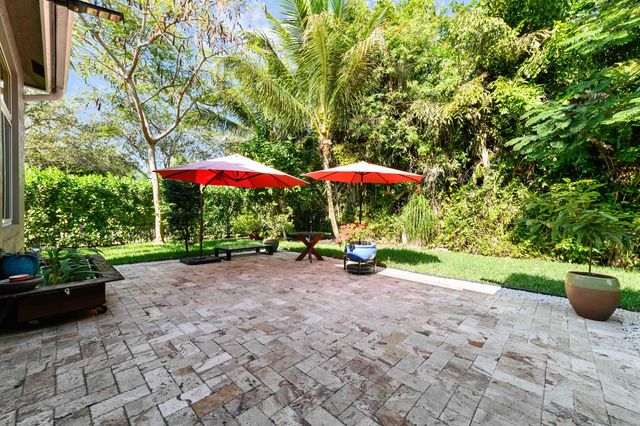 10271 Cypress Lakes Preserve Drive, Lake Worth, FL 33449