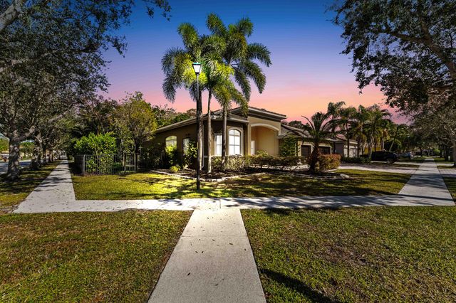 10271 Cypress Lakes Preserve Drive, Lake Worth, FL 33449