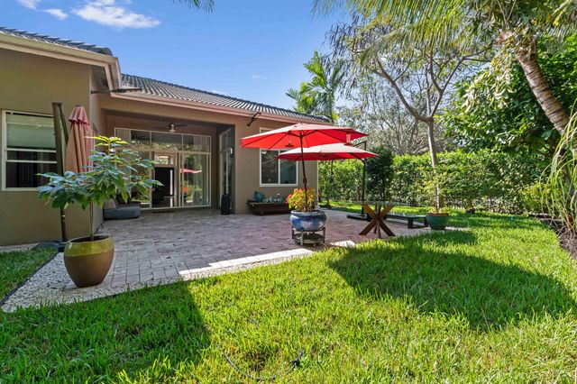 10271 Cypress Lakes Preserve Drive, Lake Worth, FL 33449