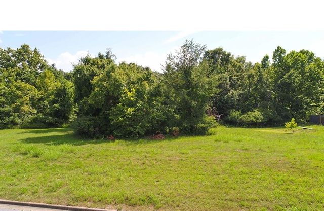 Waterside Court, Fayetteville, AR 72703