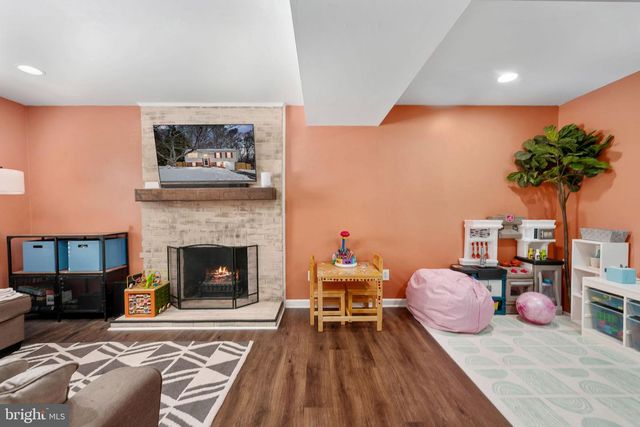 5570 ROWSER DR, Woodbridge, VA 22193