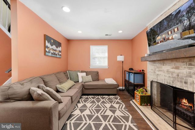 5570 ROWSER DR, Woodbridge, VA 22193