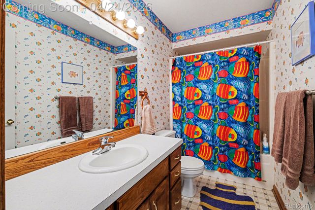 2370 Stonebrook Court, Flint Charter Township, MI 48433