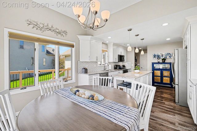 2370 Stonebrook Court, Flint Charter Township, MI 48433