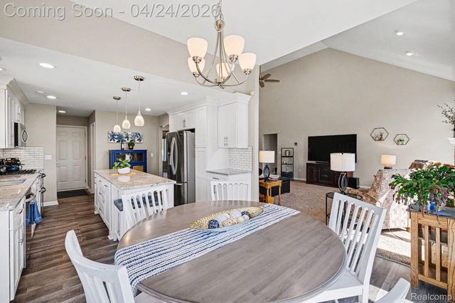2370 Stonebrook Court, Flint Charter Township, MI 48433