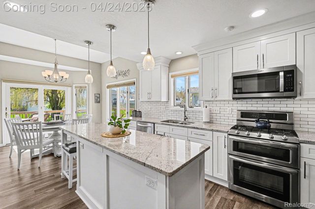 2370 Stonebrook Court, Flint Charter Township, MI 48433