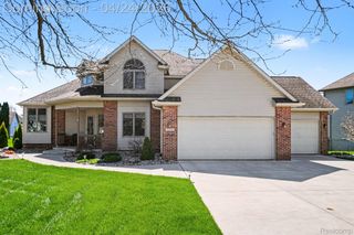 2370 Stonebrook Court, Flint Charter Township, MI 48433