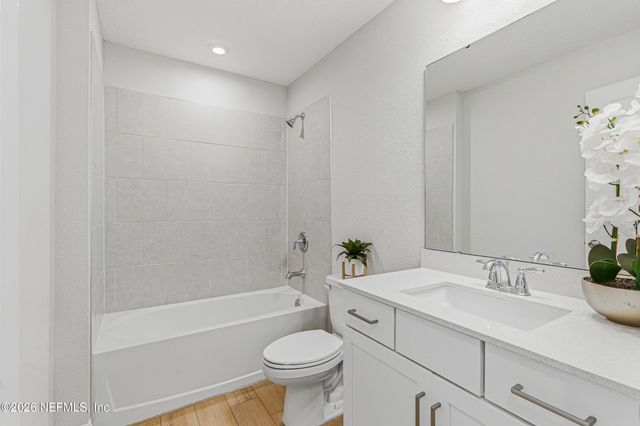 138 MEADOW CREEK Drive, St. Johns, FL 32259
