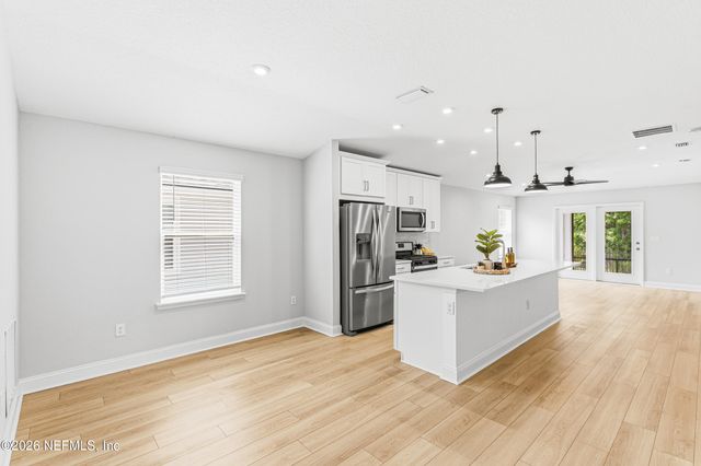 138 MEADOW CREEK Drive, St. Johns, FL 32259