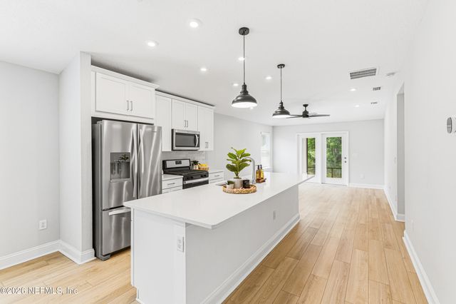 138 MEADOW CREEK Drive, St. Johns, FL 32259