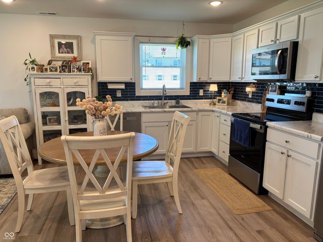 1511 Coen Court, Columbus, IN 47201