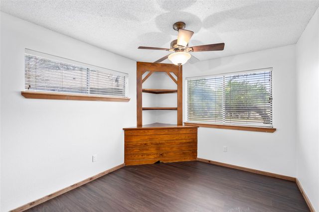 334 Coventry RD, Spicewood, TX 78669