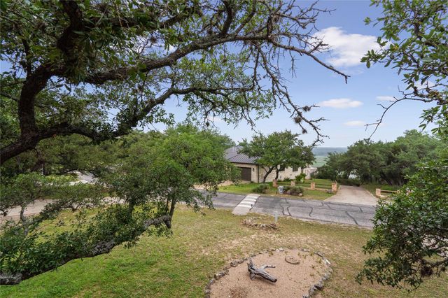 334 Coventry RD, Spicewood, TX 78669