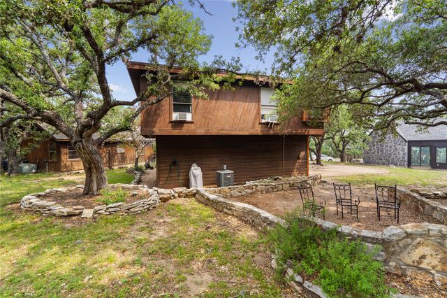 334 Coventry RD, Spicewood, TX 78669