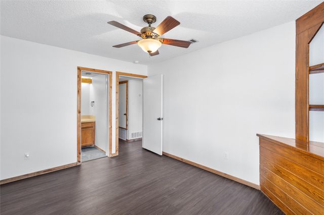334 Coventry RD, Spicewood, TX 78669