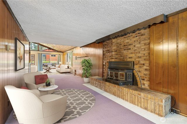 19326 5th Avenue NE, Shoreline, WA 98155