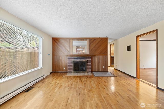 19326 5th Avenue NE, Shoreline, WA 98155