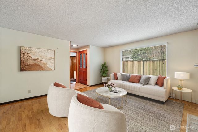 19326 5th Avenue NE, Shoreline, WA 98155