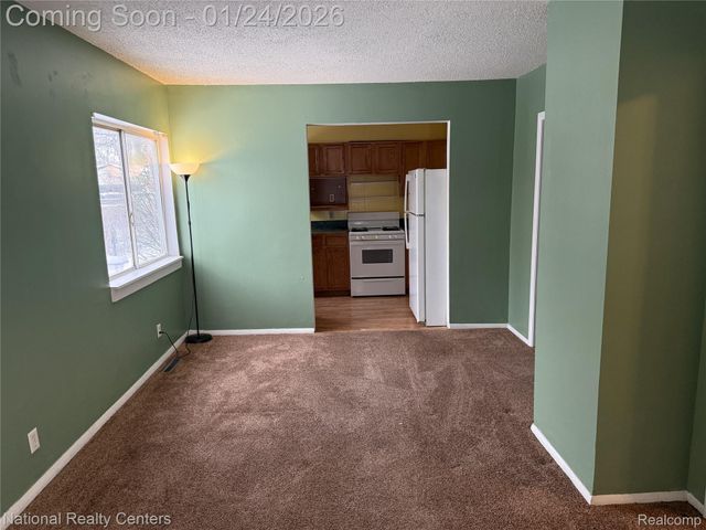 250 W Walton Boulevard, Pontiac, MI 48340