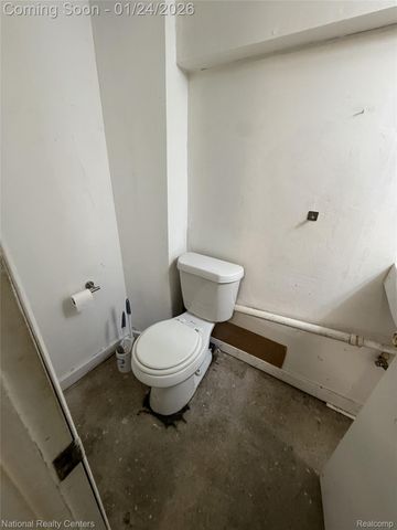 250 W Walton Boulevard, Pontiac, MI 48340