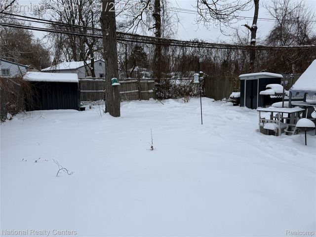 250 W Walton Boulevard, Pontiac, MI 48340