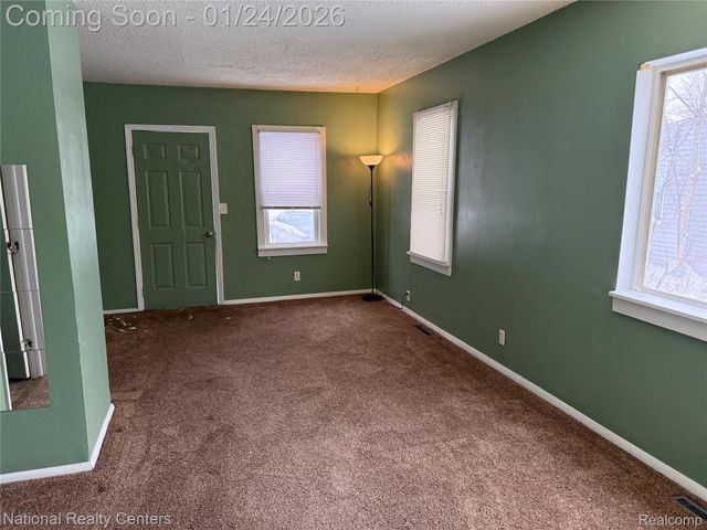 250 W Walton Boulevard, Pontiac, MI 48340